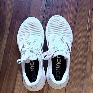 Adidas Bounce sneakers